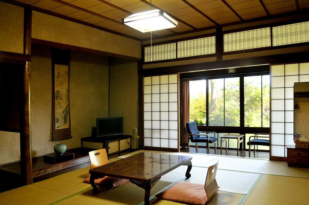 Hitoyoshi Ryokan Номер фото