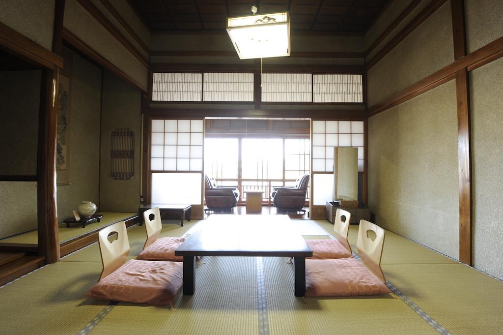 Hitoyoshi Ryokan Номер фото