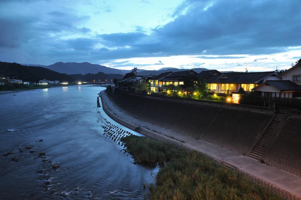 Hitoyoshi Ryokan Экстерьер фото