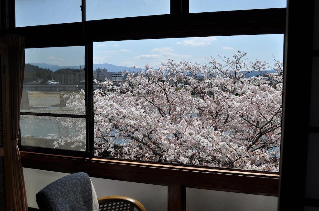 Hitoyoshi Ryokan Экстерьер фото